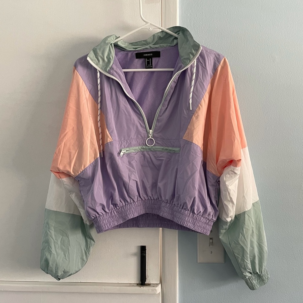 Cropped windbreaker